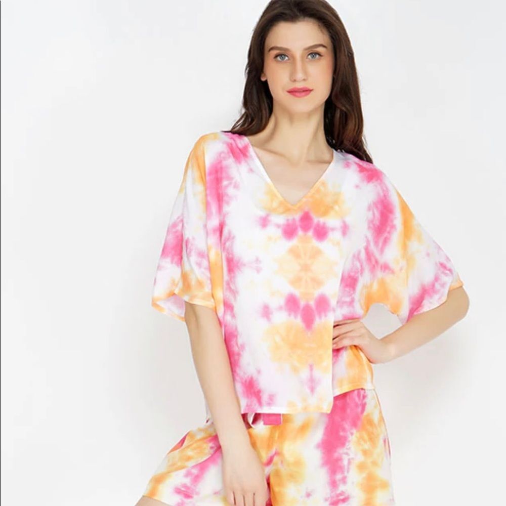 America & Beyond Sunrise Tie Dye Short Sleeve Blouse Size Medium NWT
